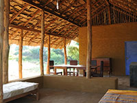 Malittan Cottage - Verandah and Dining Area